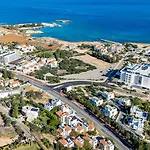 Blue Horizon * Protaras